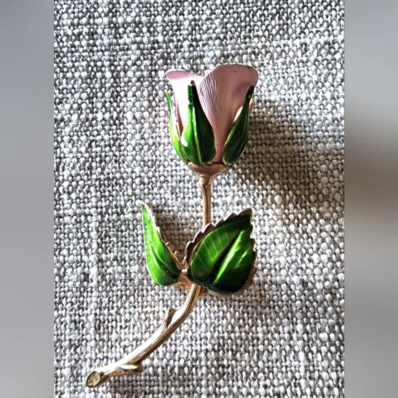 Vintage Giovanni Pink & Green Enamel Rose Stem Leaf Brooch. Gold tone. - Picture 1 of 5